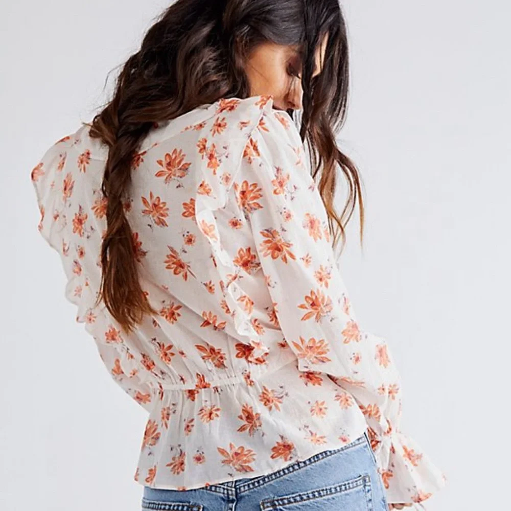 Brand - Free People Amanda Ruffle Top
Size - Large - Picture 2 of 7
